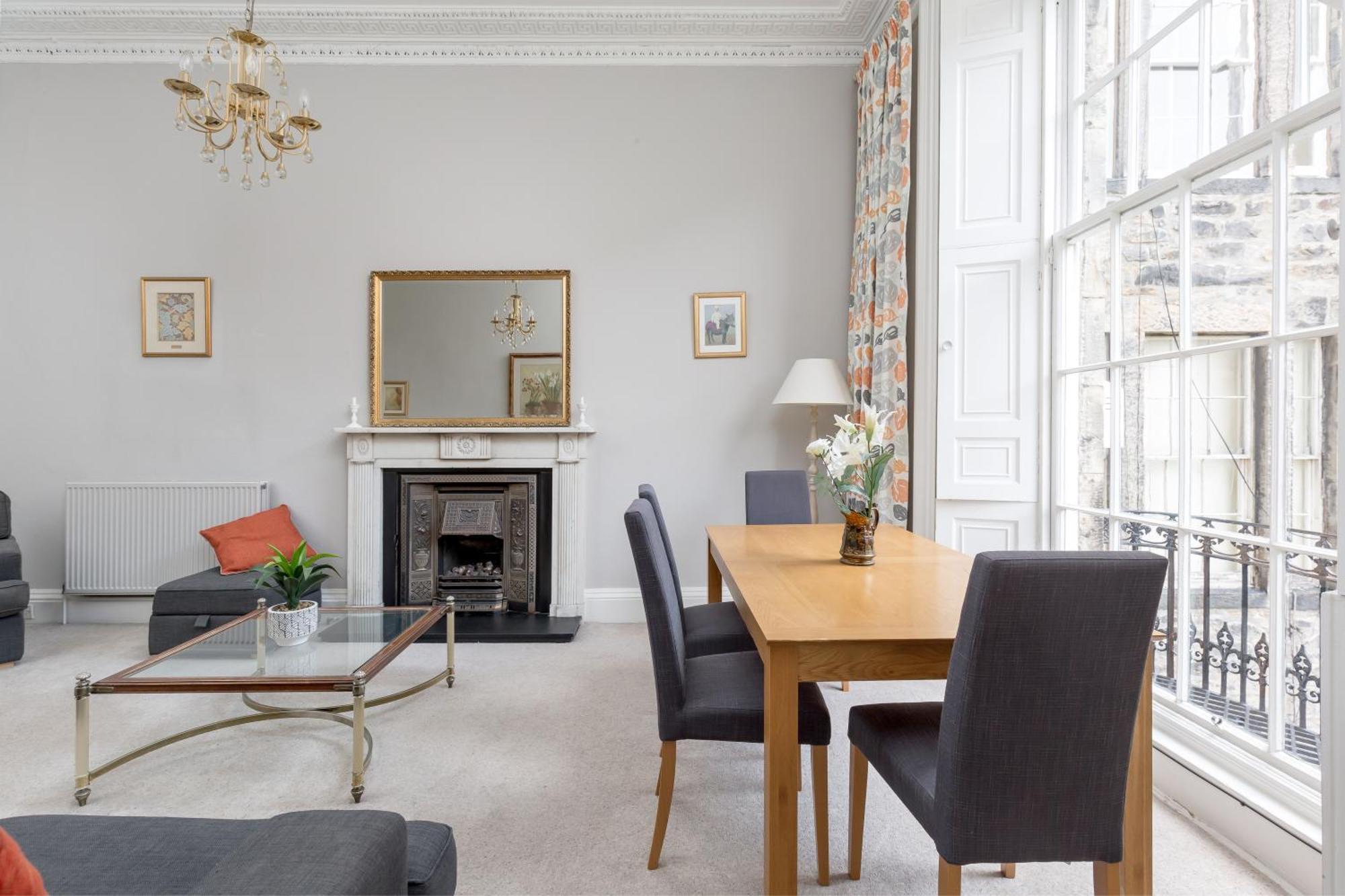 Light And Spacious 2 Bedroom Flat In Heart Of EDI Exterior foto
