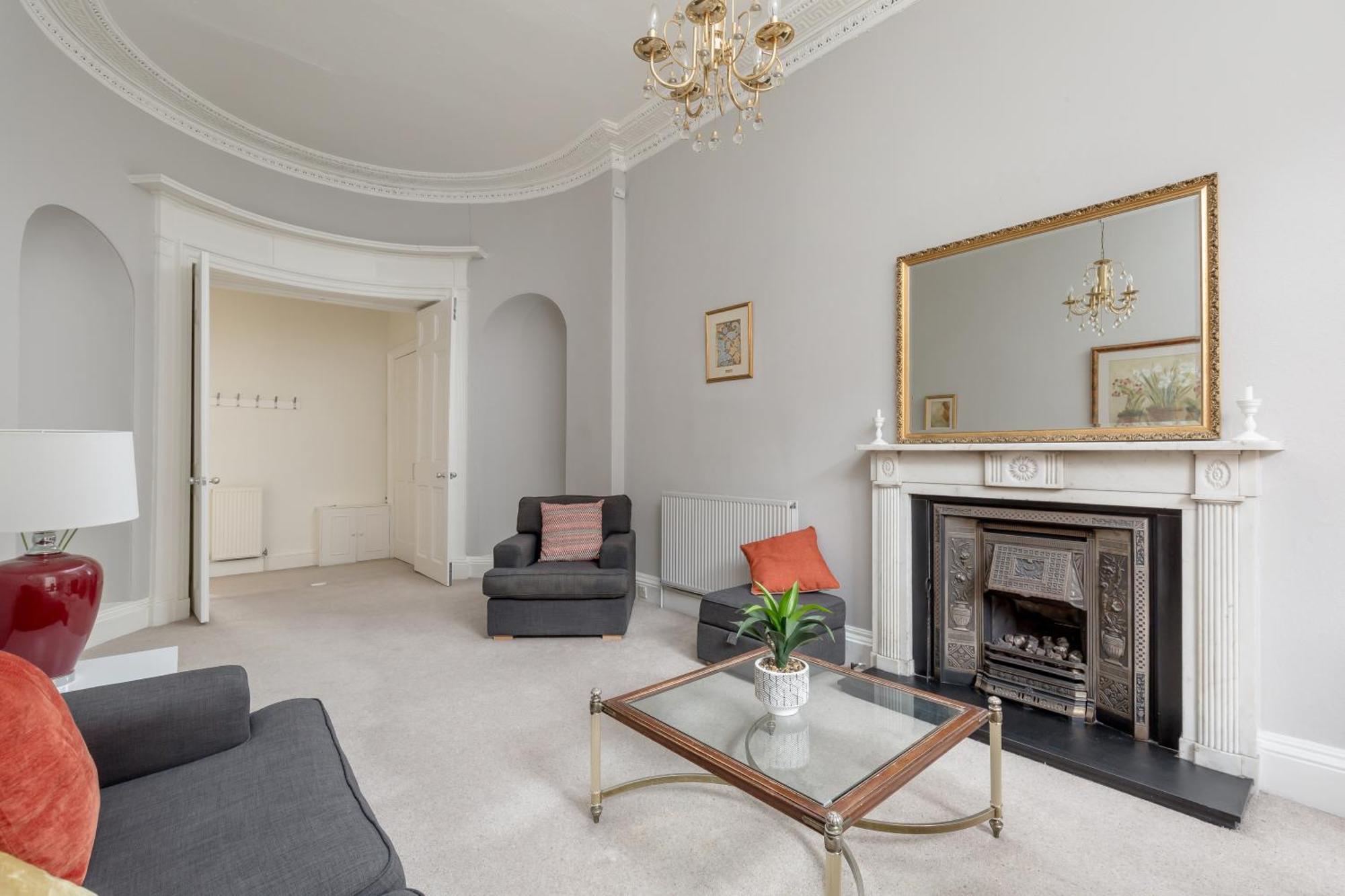 Light And Spacious 2 Bedroom Flat In Heart Of EDI Exterior foto