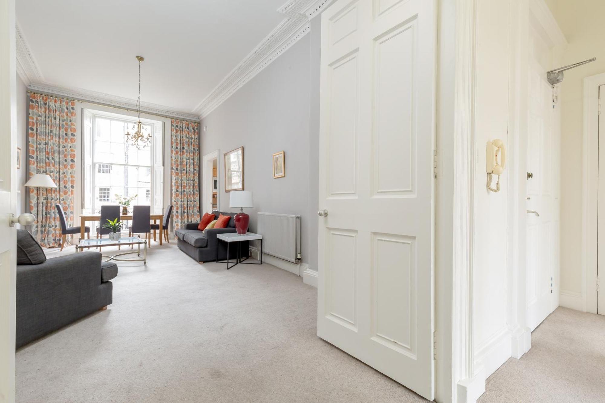 Light And Spacious 2 Bedroom Flat In Heart Of EDI Exterior foto