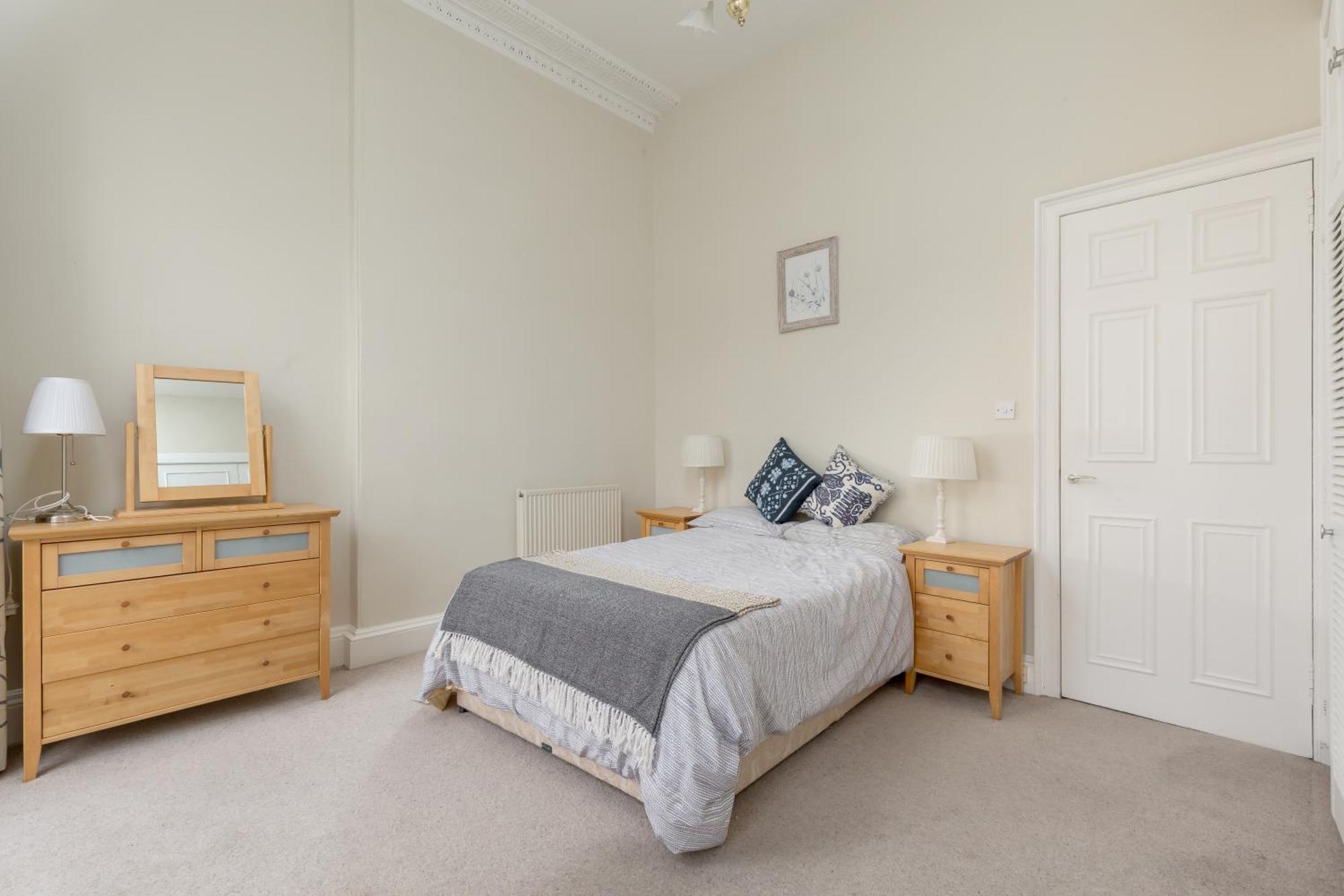 Light And Spacious 2 Bedroom Flat In Heart Of EDI Exterior foto