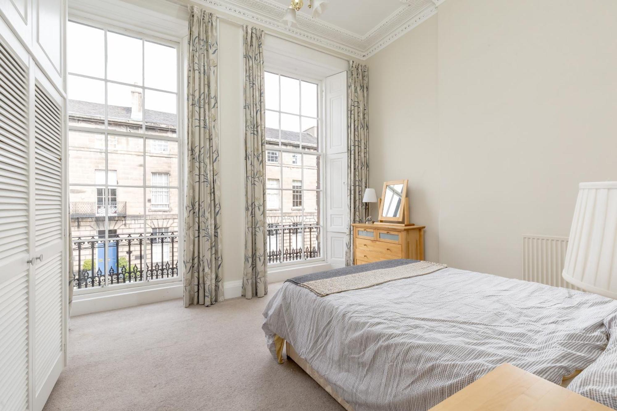 Light And Spacious 2 Bedroom Flat In Heart Of EDI Exterior foto