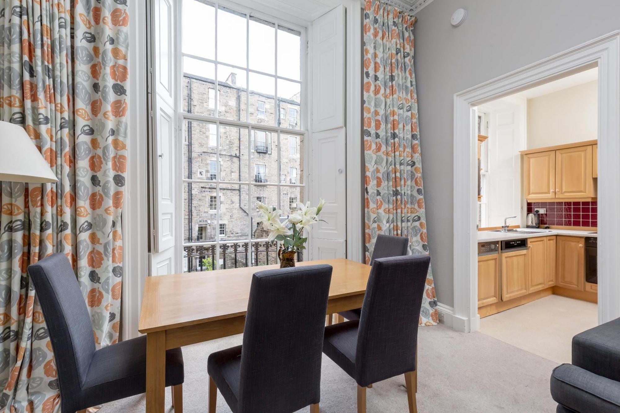 Light And Spacious 2 Bedroom Flat In Heart Of EDI Exterior foto